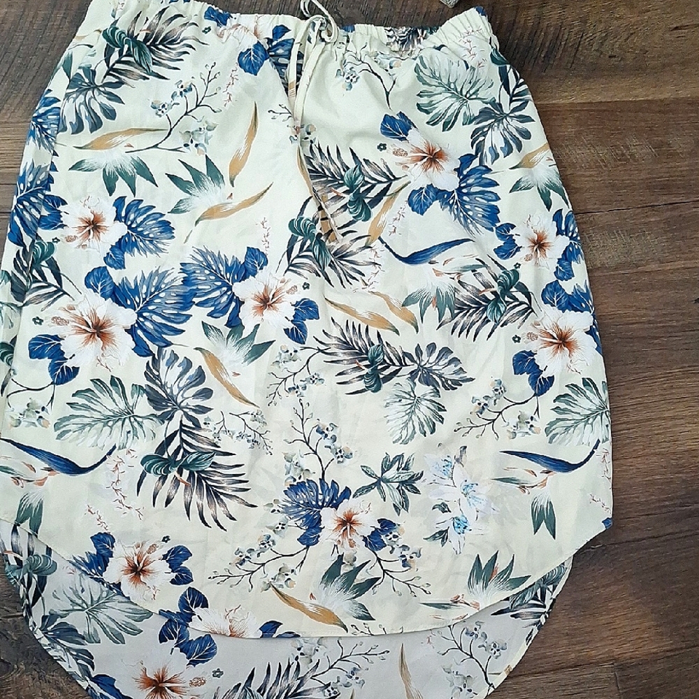 Women's XL Tropical Floral Print Cream Skirt With Tie Waist